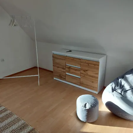 Pod Szyszkami Ledzin